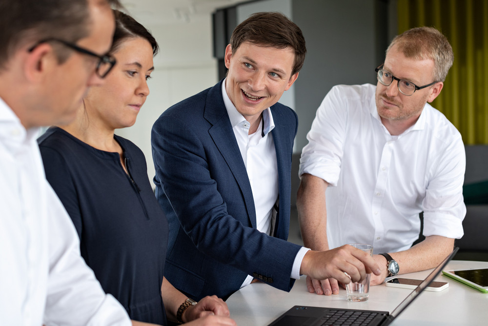 Führende Wirtschaftskanzleien starten Innovations-Netzwerk zu digitaler Wertschöpfung Führende Wirtschaftskanzleien starten Innovations-Netzwerk zu digitaler Wertschöpfung