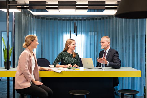 Steuerberatung Unser Ziel ist eine perfekte Steuergestaltung und Steueroptimierung für Einzelunternehmer, Freiberufler, Gewerbetreibende sowie Personen-/Kapitalgesellschafter. Ein essentieller Faktor ist hierbei sicher die Steuererklärung. Wir wissen, worauf es ankommt und stehen in regem Kontakt mit der Finanzverwaltung. Doch die Steuererklärung ist erst der Start für eine zukunftsorientierte Gestaltung und mögliche Optimierungsstrategien.